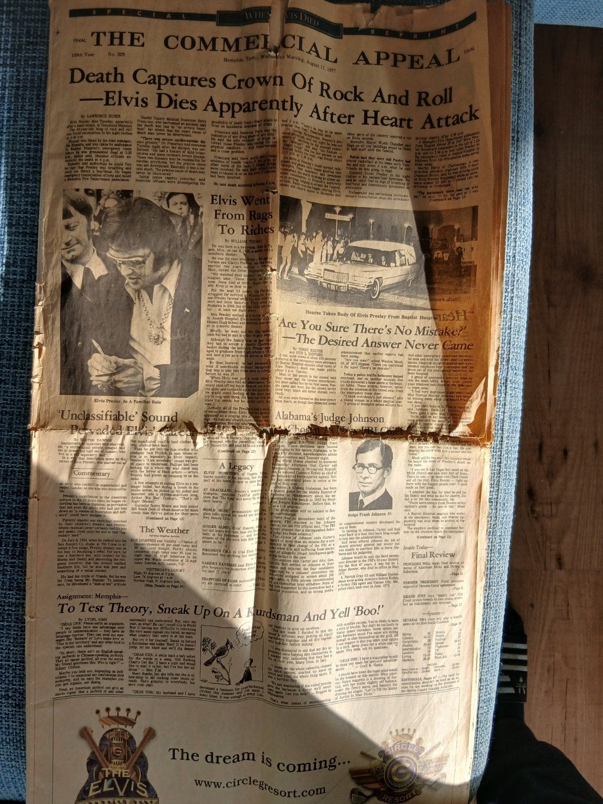 Amerikaanse krant: Dood van Elvis Presley (1977), Ophalen of Verzenden, 1960 tot 1980, Buitenland, Krant