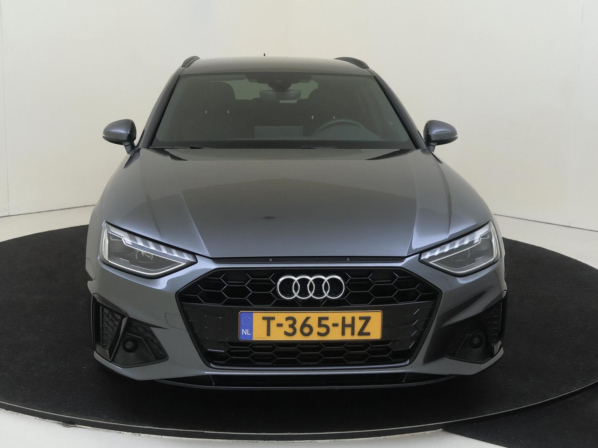 Audi A4 Avant 35 TFSI S edition Competition, Auto's, Gebruikt, 4 cilinders, Origineel Nederlands, Zilver of Grijs