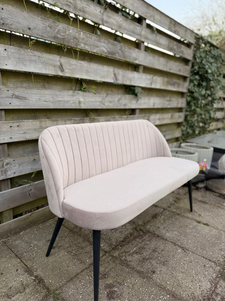Te huur: Nieuw stijlvol trouwbankje - Eyecatcher!, Ophalen, Minder dan 75 cm, Minder dan 150 cm, Stof