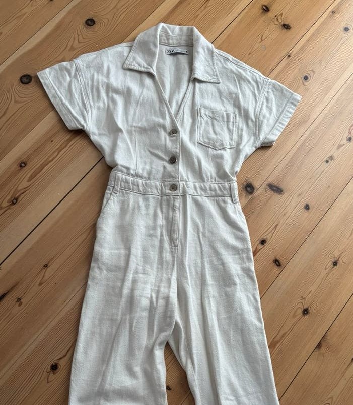 ZARA jumpsuit ecru gebroken zomer S 36 wit denim spijkerpak, Kleding | Dames, Verzenden, Zo goed als nieuw, Maat 36 (S), Wit