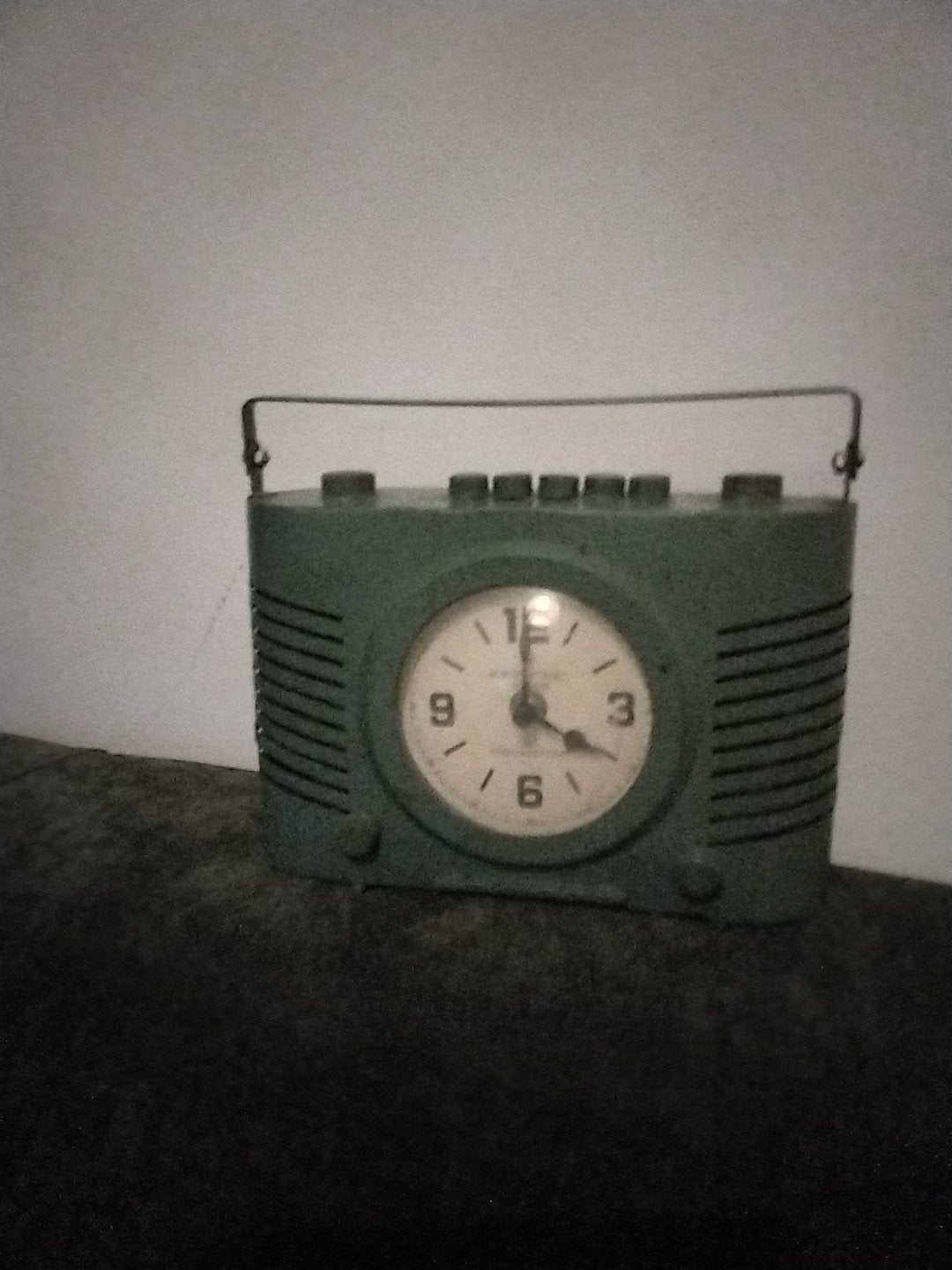 Vintage look groene tafelklok  Jaren '50 Stijl, Ophalen of Verzenden