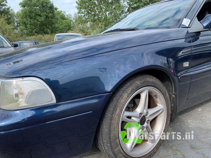 Scherm links-voor van een Volvo C70, Gebruikt, -, -, Ophalen of Verzenden