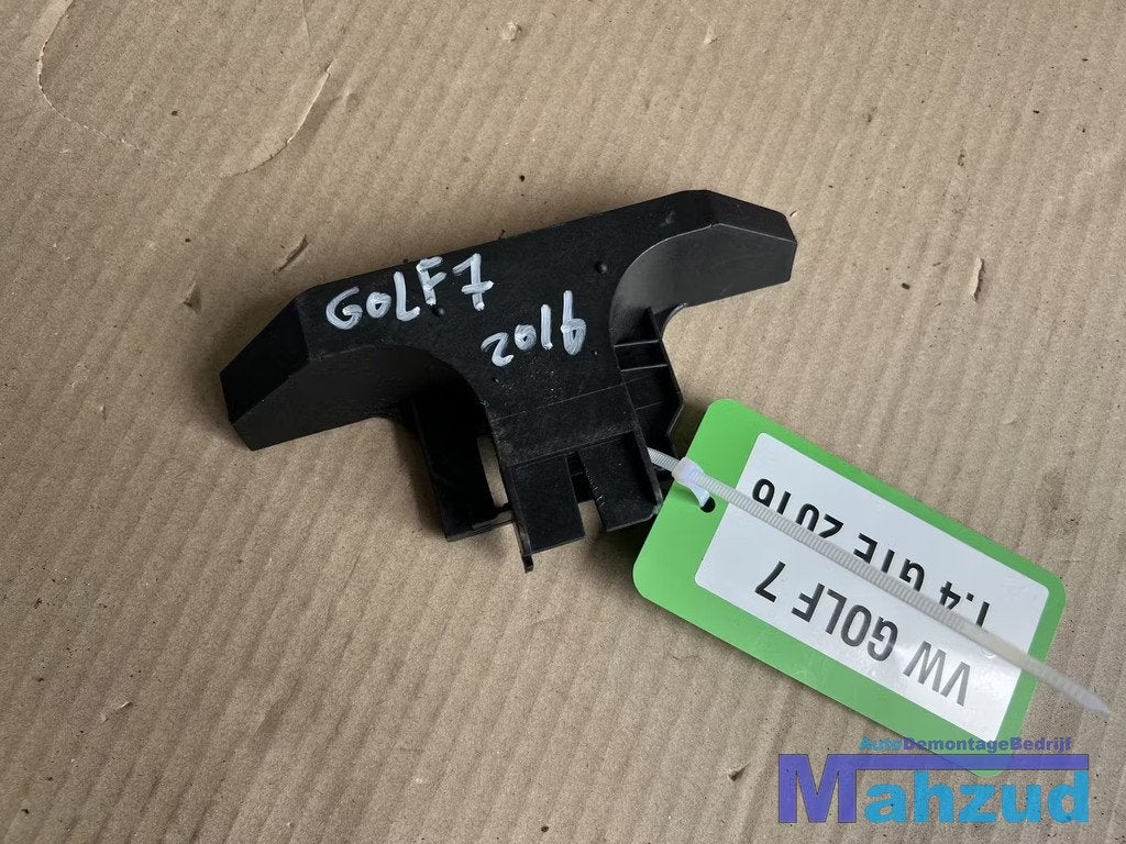 VW GOLF 7 Middenconsole houder 2012-2021 5G0864794B, Auto-onderdelen, Gebruikt, Volkswagen, Volkswagen AG, Berliner Ring 2
38440  Wolfsburg, DE