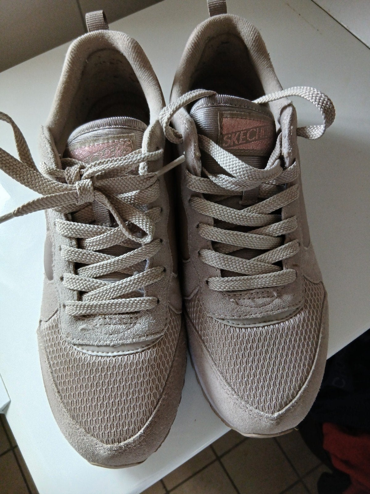 Skechers Air-Cooled Memory Foam sneakers beige/roze mt 40, Skechers, Beige, Ophalen of Verzenden, Sneakers of Gympen