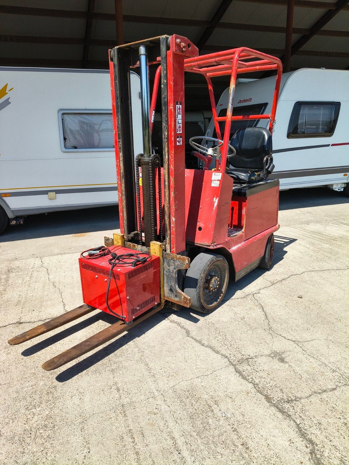 Elektrische heftruck, Ophalen