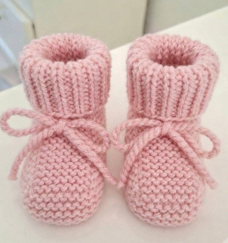 Gebreide babyslofjes zacht roze, Kinderen en Baby's, Kraamcadeaus en Geboorteborden, Verzenden, Nieuw