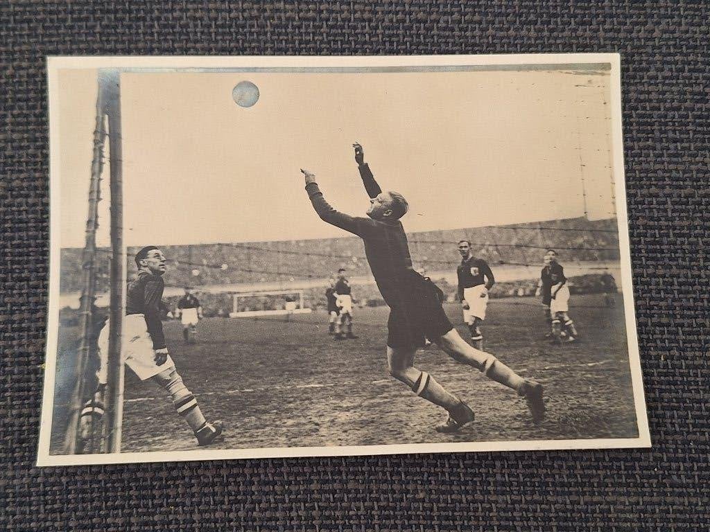 Voetbalglorie 1936 Plaat Leo Halle, Verzamelen, Sportartikelen en Voetbal, Verzenden, Gebruikt, Overige binnenlandse clubs, Poster, Plaatje of Sticker