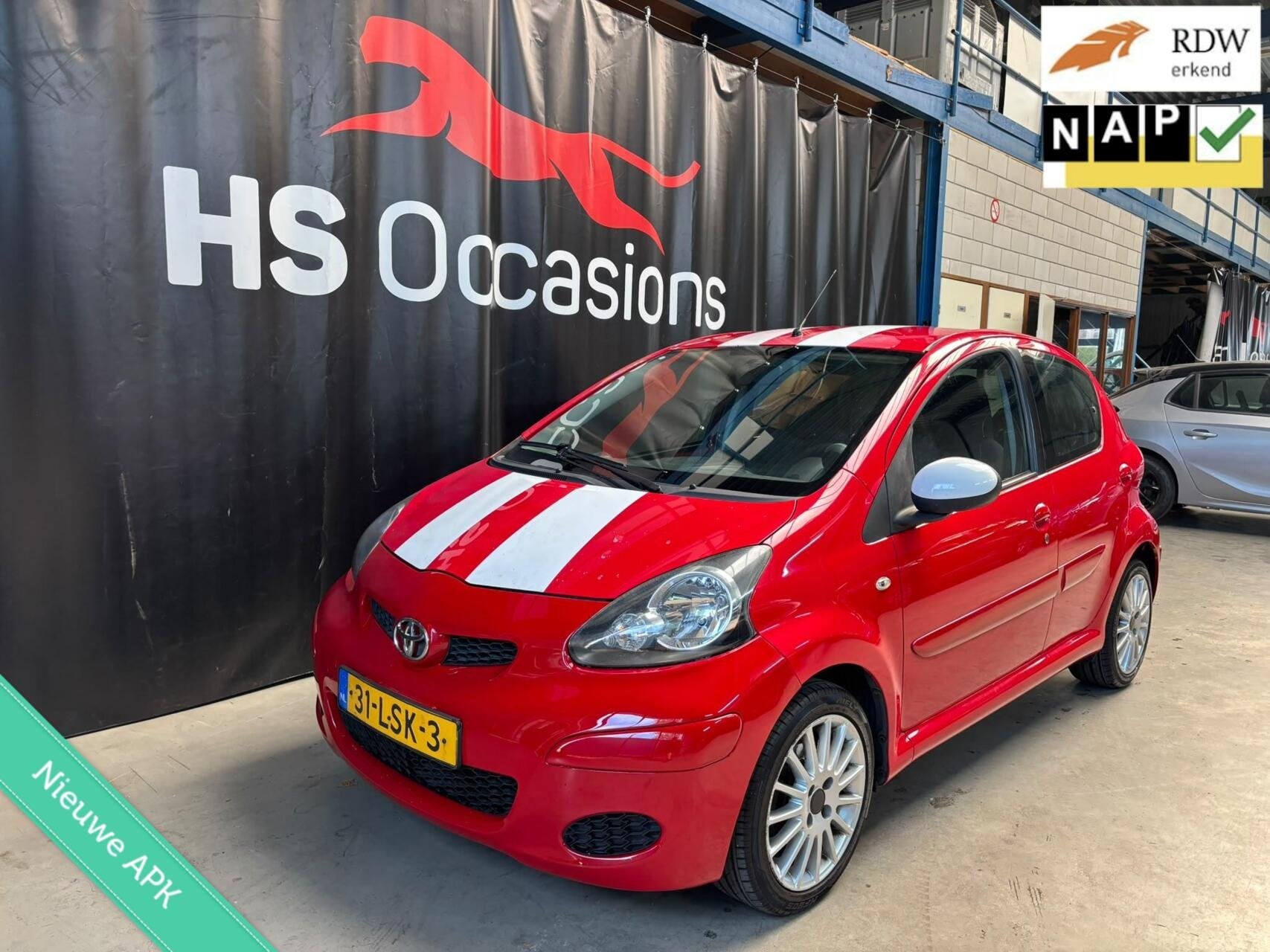 Toyota Aygo 1.0 12V airco nieuwe motor en nieuwe onderhoud, Voorwielaandrijving, Stof, Gebruikt, 4 stoelen