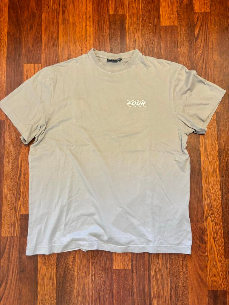 Four T-shirt Maat S, Kleding | Heren, T-shirts, Ophalen of Verzenden, Gedragen, Maat 46 (S) of kleiner, Grijs
