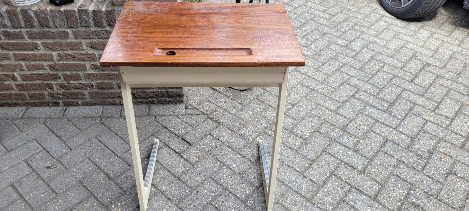 ouderwets schoolbureautje 77 cm hoog  60 cm br en 42 cm diep, Huis en Inrichting, Ophalen, Zo goed als nieuw