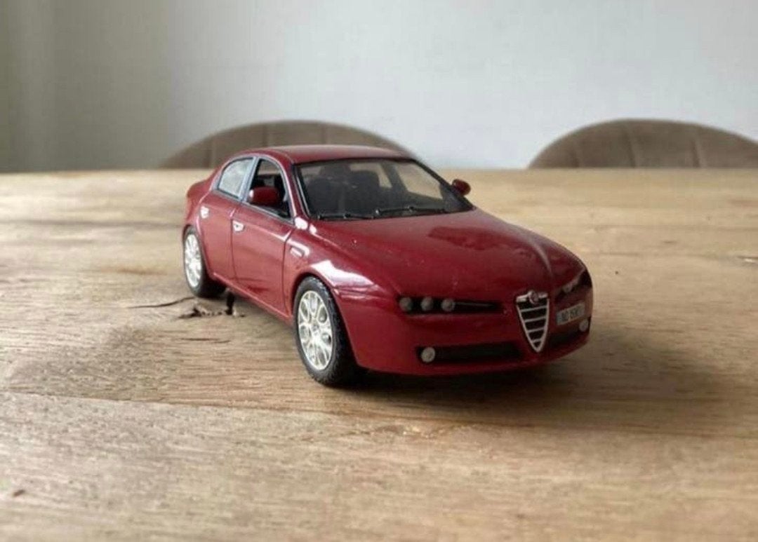 Norev Alfa Romeo 159 – schaal 1:43 – rood – ca. 2005, Ophalen of Verzenden, Zo goed als nieuw, Auto, Norev