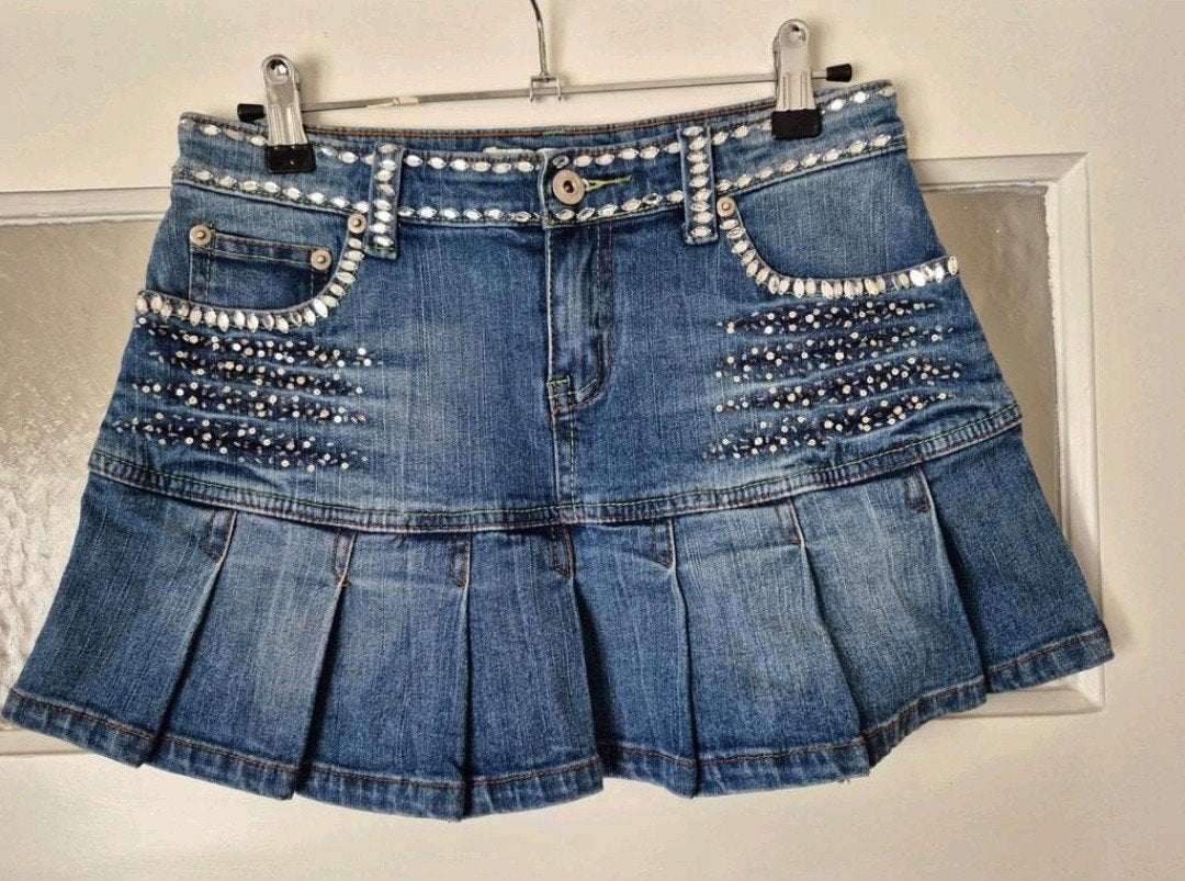 Strass jeans rokje maat xs  in nieuwstaat!, Kleding | Dames, Rokken, Blauw, Ophalen of Verzenden, Zo goed als nieuw, Maat 34 (XS) of kleiner