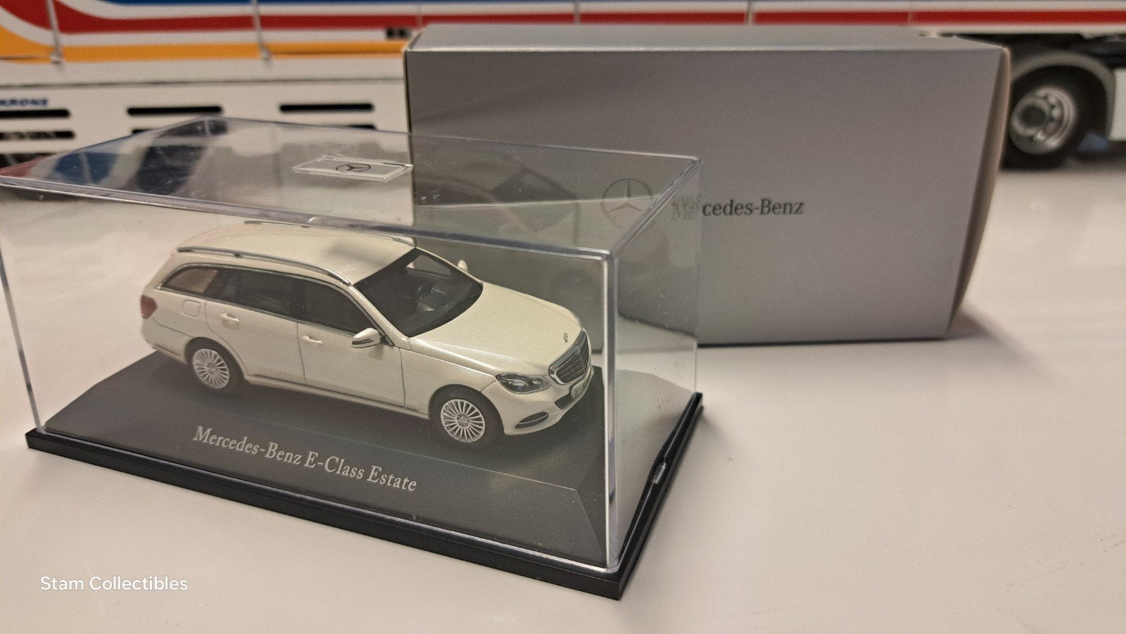 Kyosho Mercedes-Benz W213 S213 T-Modell Mopfl. White Met., Hobby en Vrije tijd, Modelauto's | 1:43, Kyosho, Auto, Ophalen of Verzenden