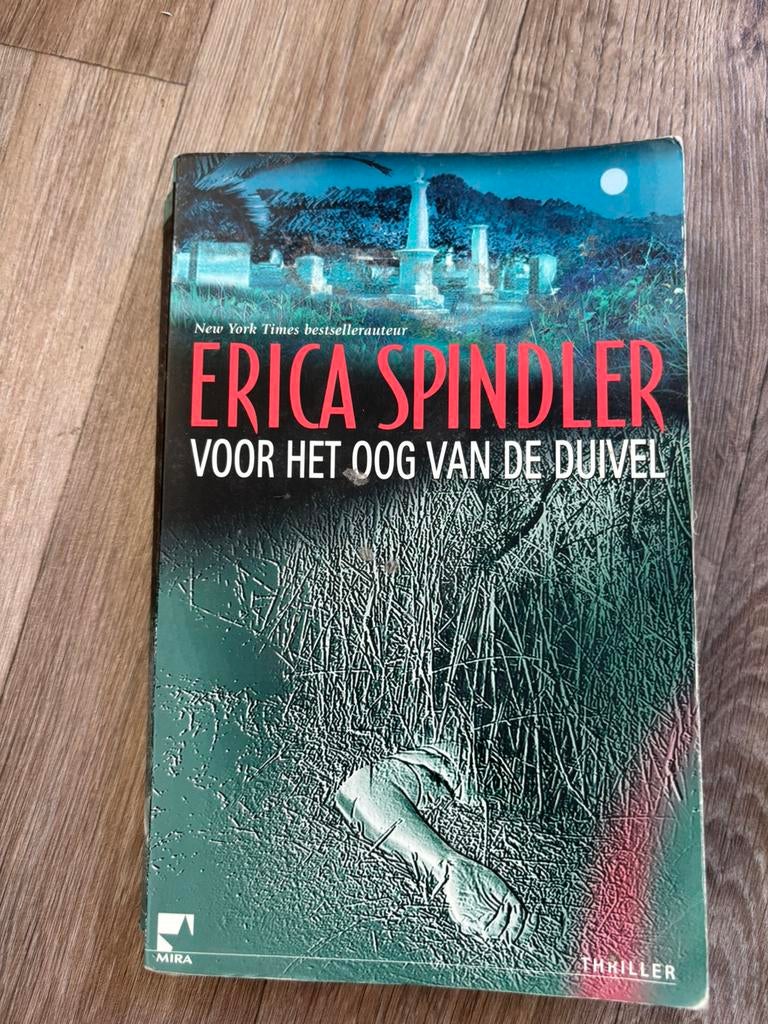 Erica Spindler - Voor het oog van de duivel, Ophalen of Verzenden, Zo goed als nieuw, Nederland