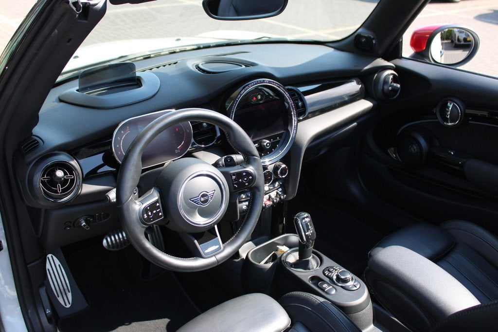 MINI Cabrio John Cooper Works Automaat / Sportstoelen / Comf, Auto's, Mini, 1998 cc, 232 pk, Gebruikt, 4 stoelen