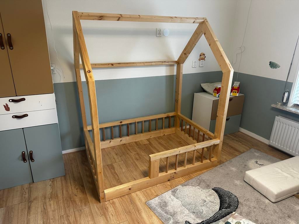 2x Montesori vloerbed, Kinderen en Baby's, Kinderkamer | Bedden, Gebruikt, 180 cm of meer, 70 tot 85 cm, Matras, Ophalen
