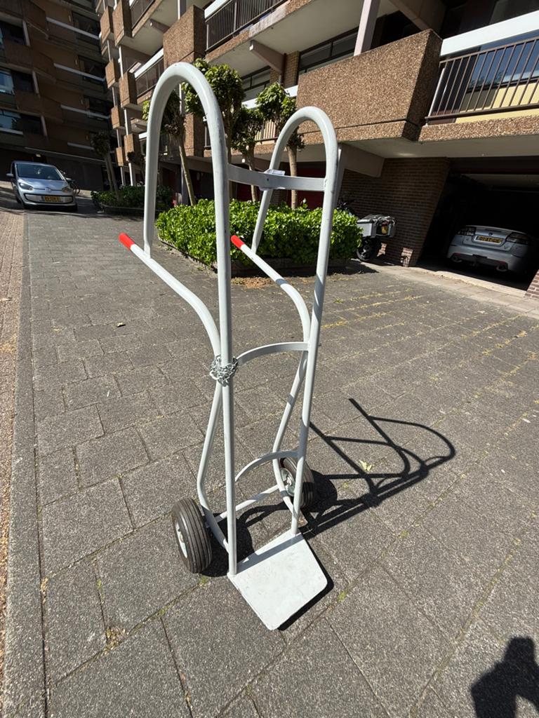 Te koop mooie stevige steekwagen, 60 tot 80 liter, Ophalen of Verzenden, Zo goed als nieuw, Steekwagen