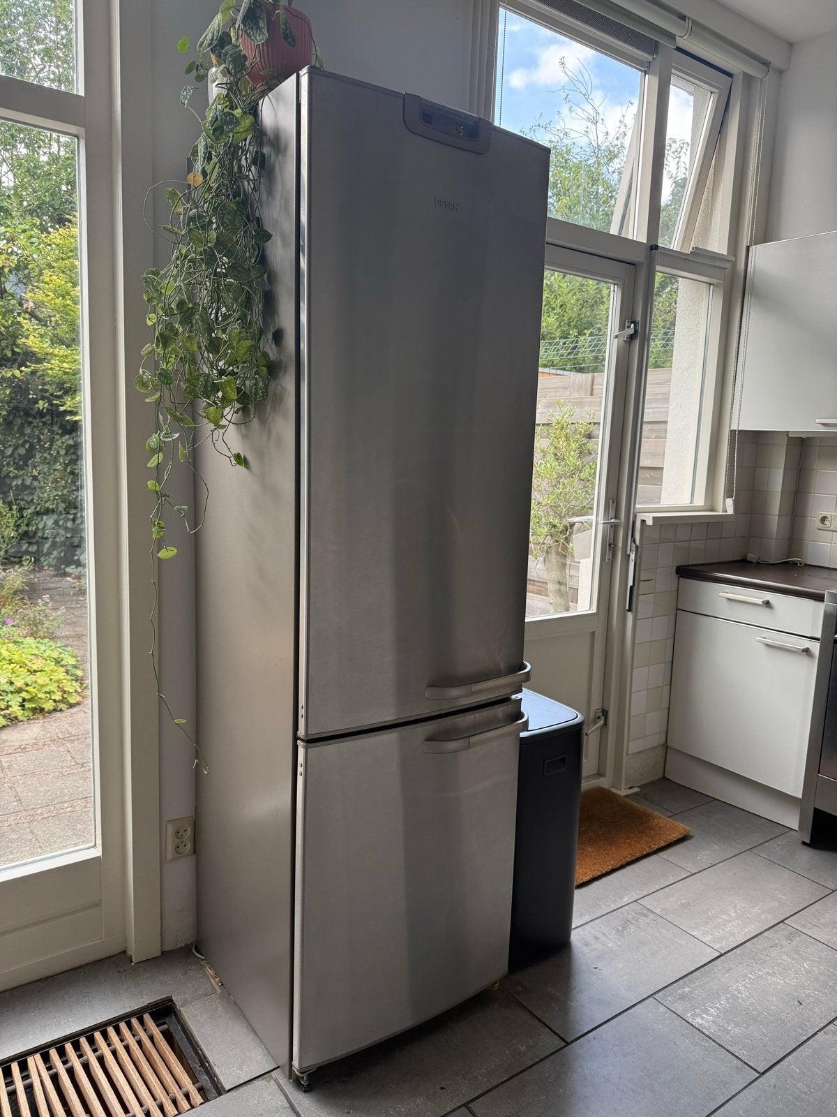 Bosch combi koelkast en vriezer - 200cm hoog, Witgoed en Apparatuur, Koelkasten en IJskasten, Gebruikt, Met aparte vriezer, 200 liter of meer