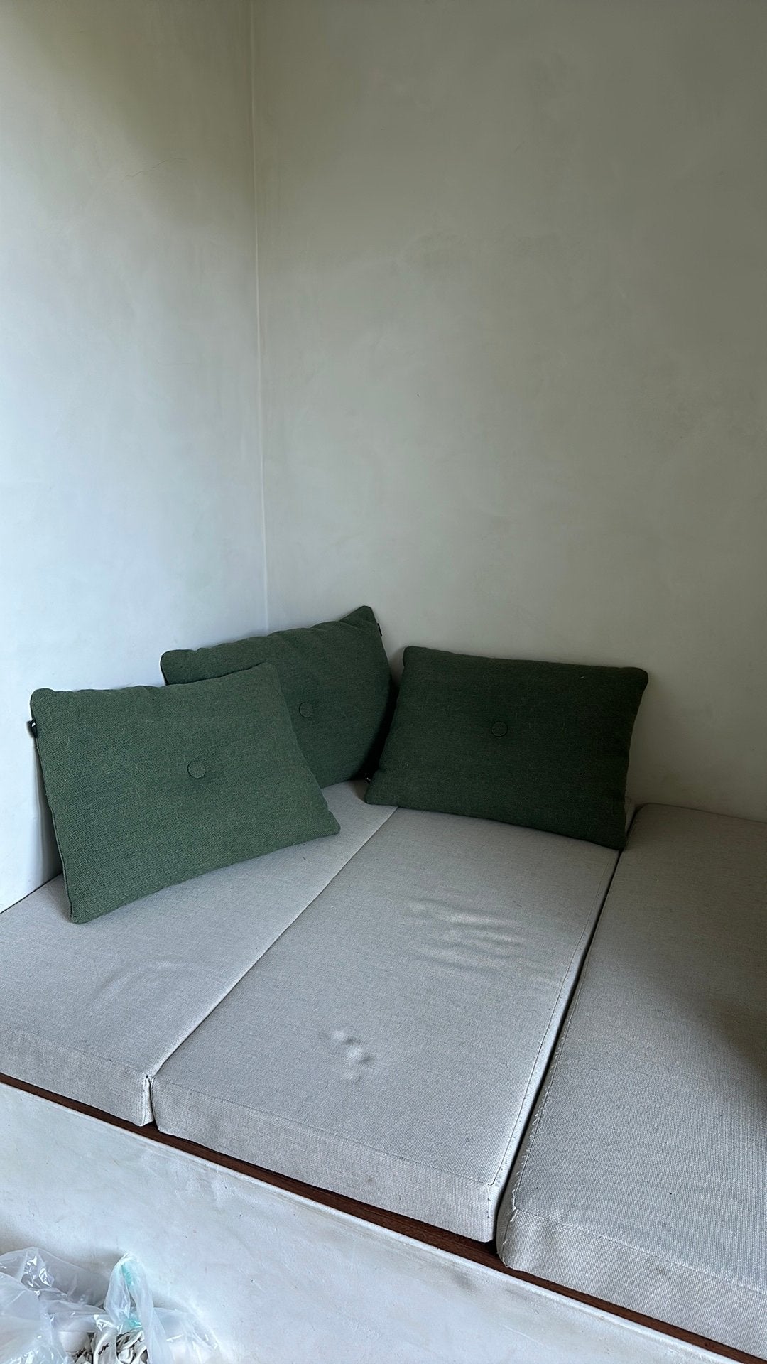 3x hay dot kussens donker groen, Huis en Inrichting, Ophalen, Zo goed als nieuw, Groen, Tapijttegels