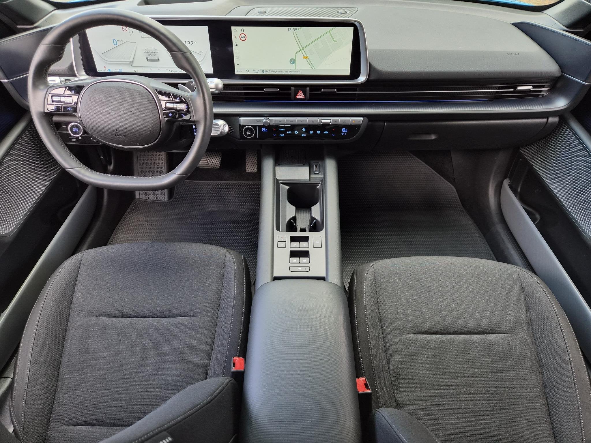 Hyundai IONIQ 6 Connect 53 kWh / SOH 100% / warmtepomp / Dea, Auto's, Hyundai, Automaat, Dealer onderhouden, Gebruikt, 750 kg