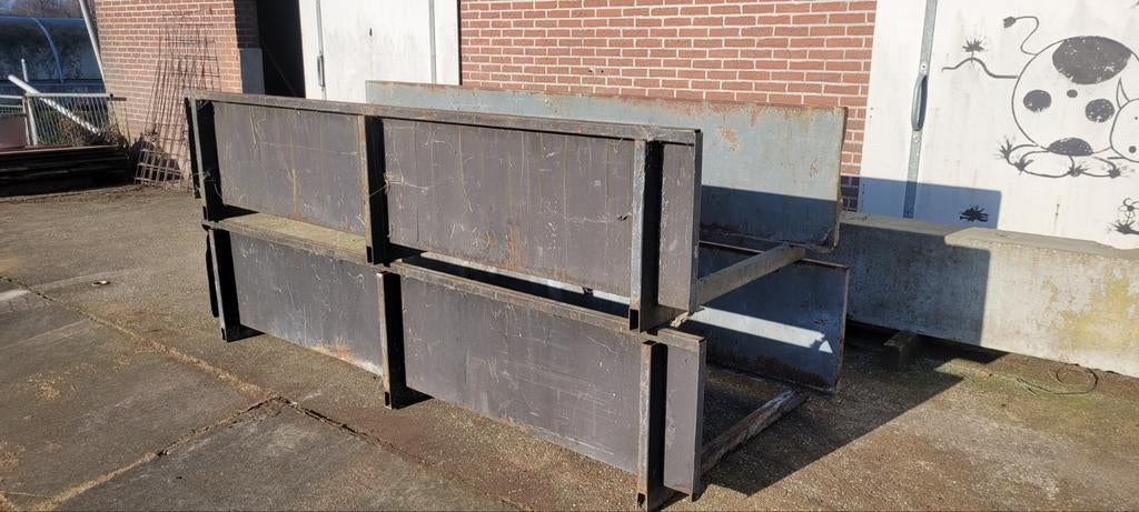 2 stalen opslagbakken €70,-, Ophalen, Hout, 100 tot 150 cm, 150 tot 200 cm