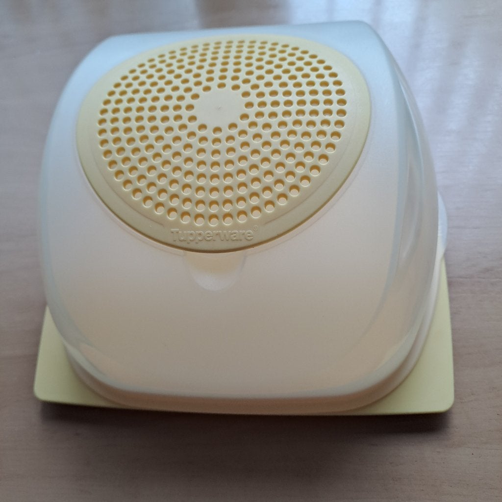 Tupperware kaasdoos, Ophalen of Verzenden, Zo goed als nieuw, Geel, Bak of Kom