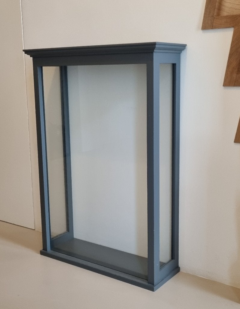 Keijser&Co Vitrine wandkast in nieuwstaat, Ophalen, Glas, 50 tot 100 cm, Zo goed als nieuw