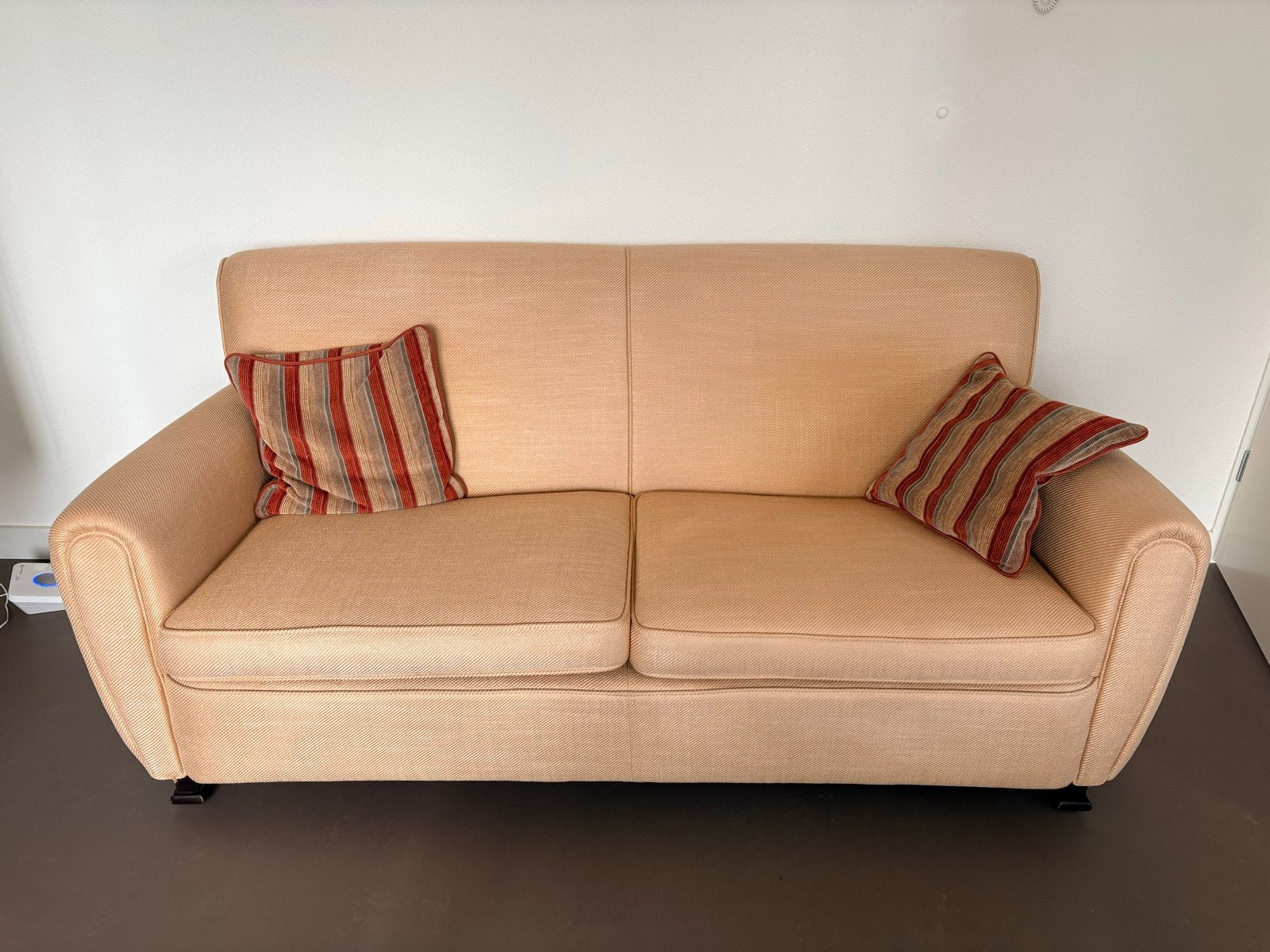 Comfortabele beige tweezitsbank, Ophalen, Gebruikt, 150 tot 200 cm, Tweepersoons
