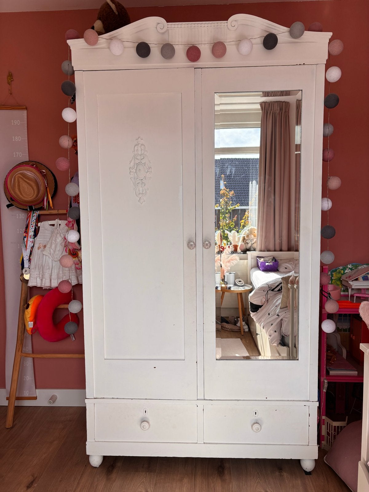 Vintage witte kledingkast met spiegel en lades, Ophalen, Gebruikt, 50 tot 100 cm, Met lade(s)