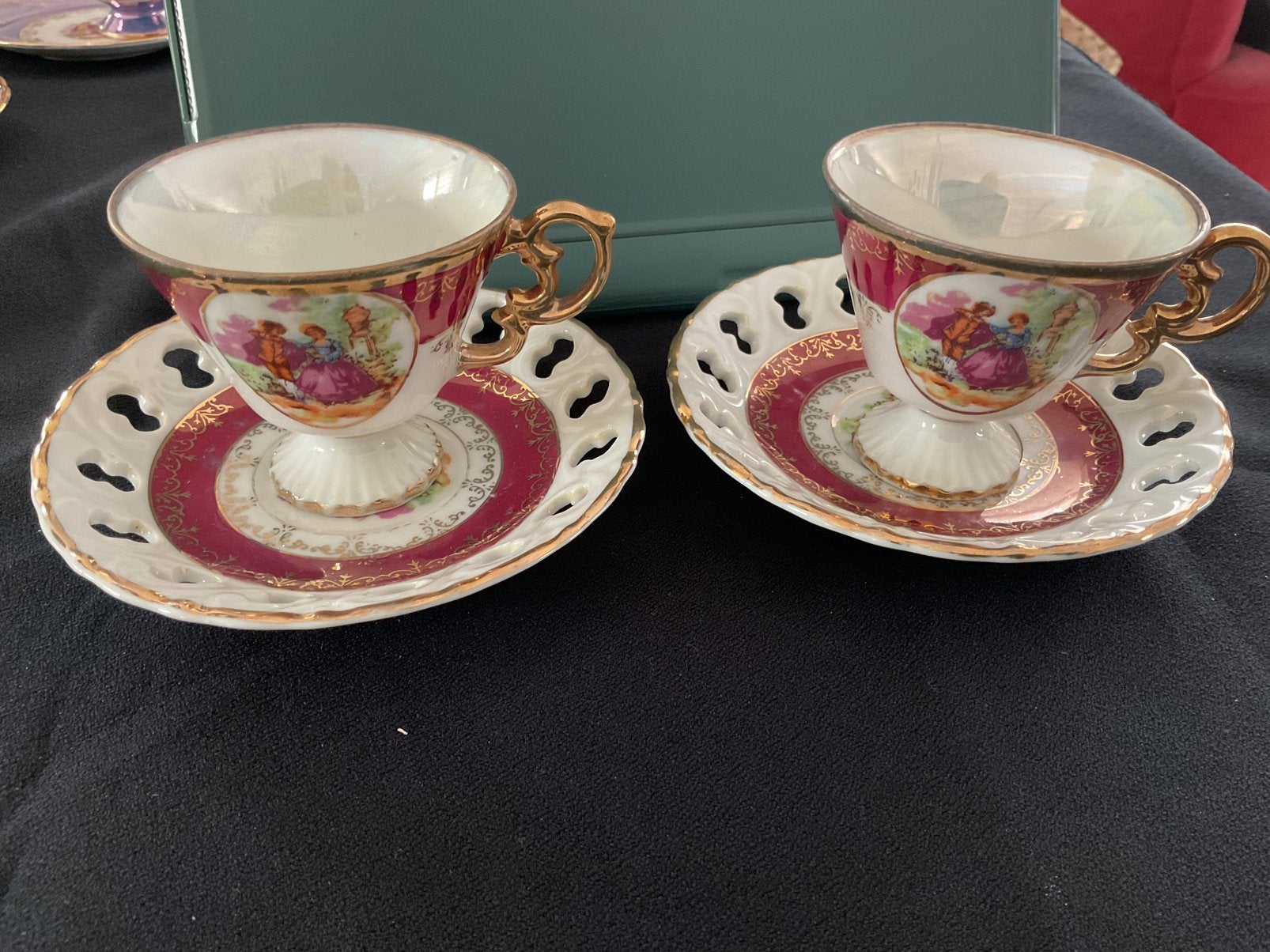2 Dames kopjes, Ophalen of Verzenden