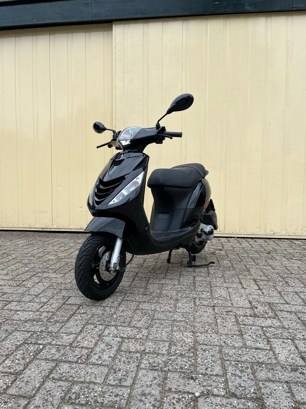 Zeer nette zwarte Piaggio Zip 4T uit 2017!!, Ophalen, Gebruikt, Zip, Benzine
