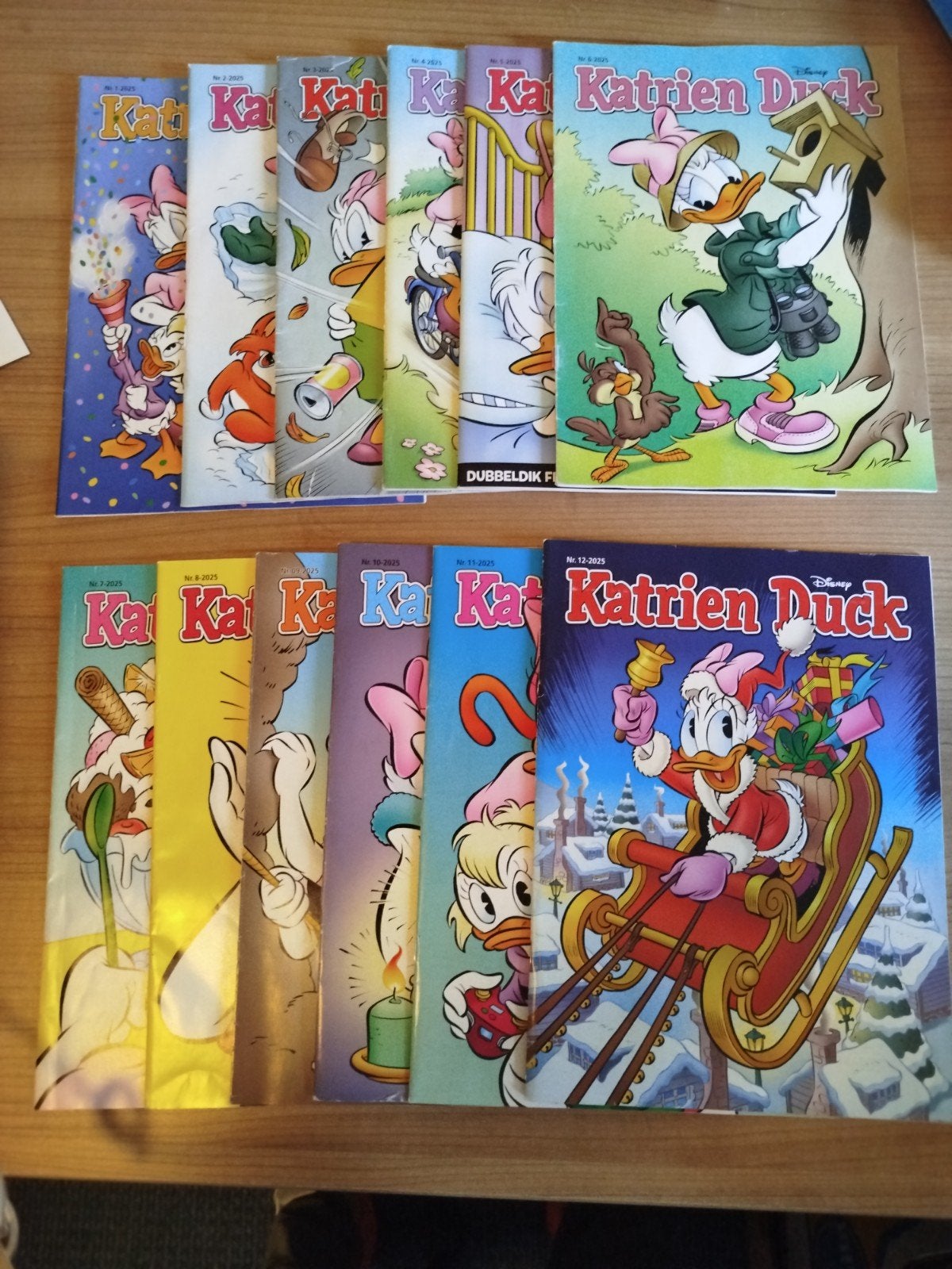 Mooie complete Katrien Duck jaargang 2025, Boeken, Complete serie of reeks, Europa, Ophalen of Verzenden, Zo goed als nieuw