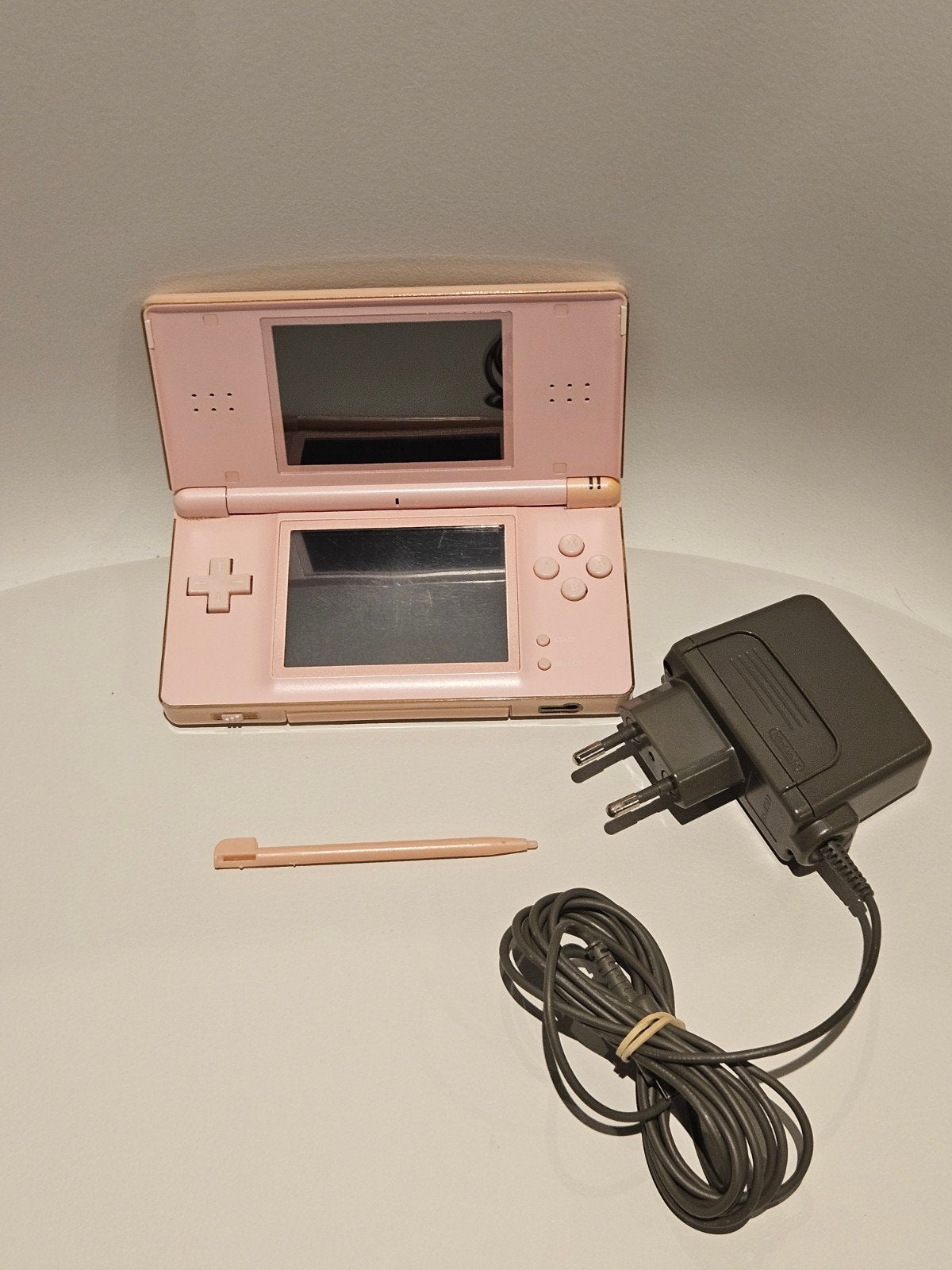 Nintendo DS Lite Roze, Spelcomputers en Games, Spelcomputers | Nintendo DS, Ophalen of Verzenden, Gebruikt, Roze, DS Lite