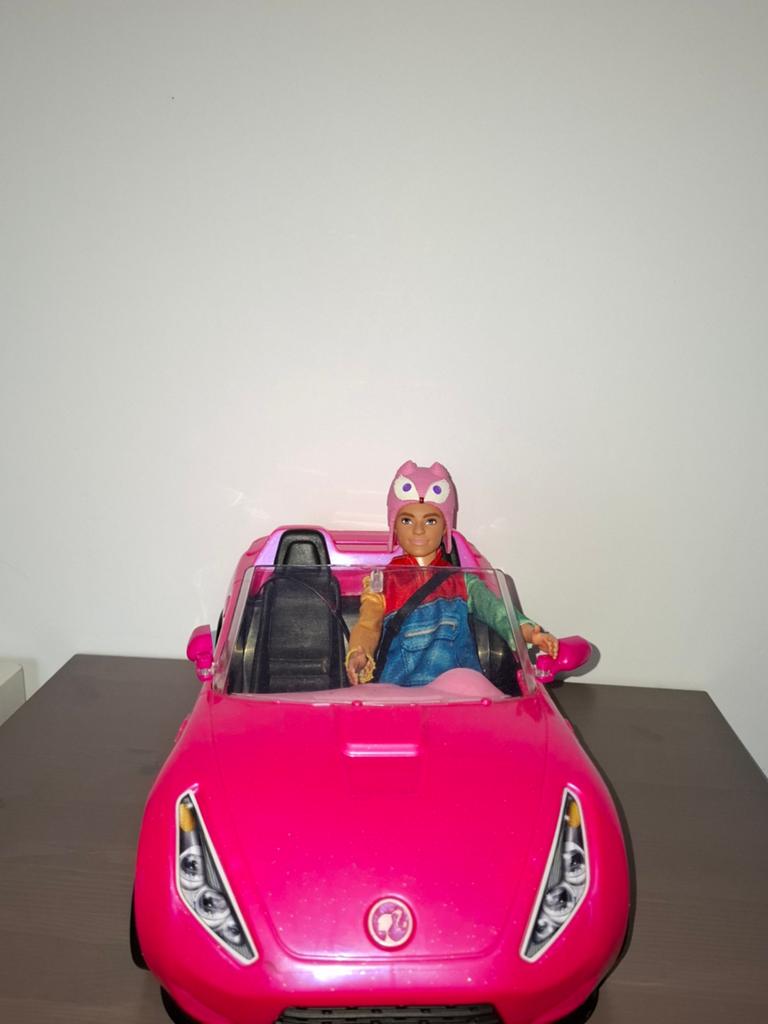 Barbie auto met mannelijke pop, Ophalen of Verzenden, Gebruikt