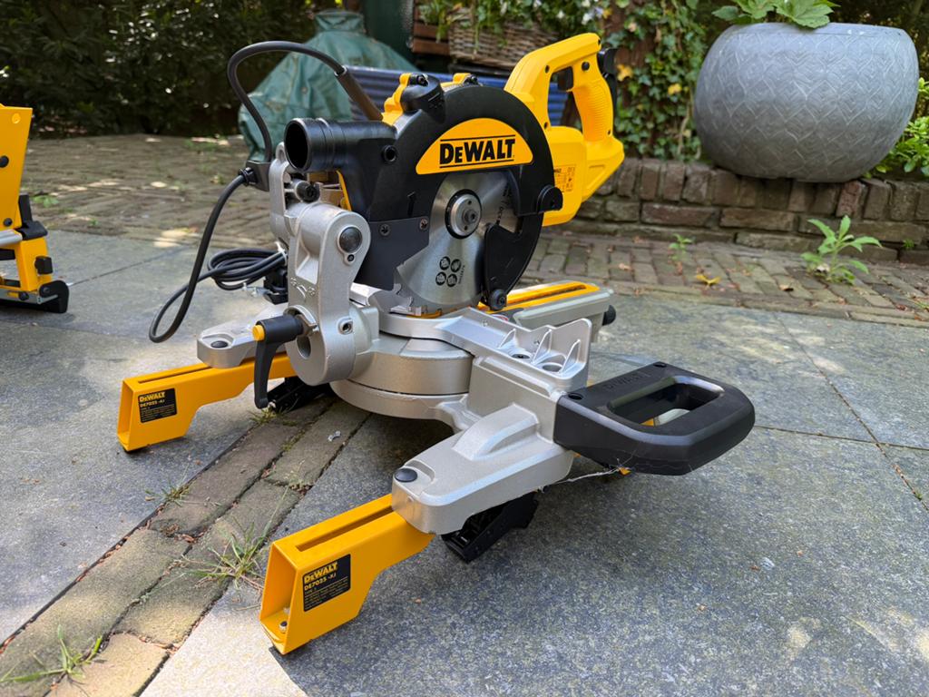 DeWalt DWS774-QS verstekzaag +  onderstel | Nieuwstaat, Ophalen, 70 mm of meer, Zo goed als nieuw, Afkortzaag