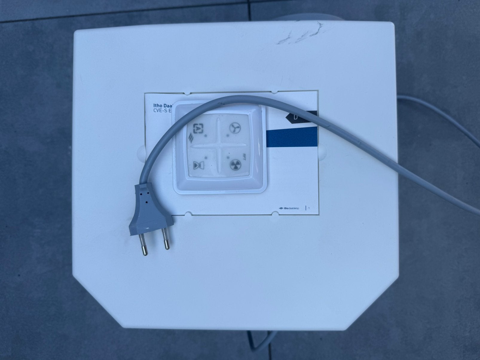 Itho Daalderop mv box met 2 rf bedieningen, Ophalen of Verzenden, Zo goed als nieuw, Afzuiger