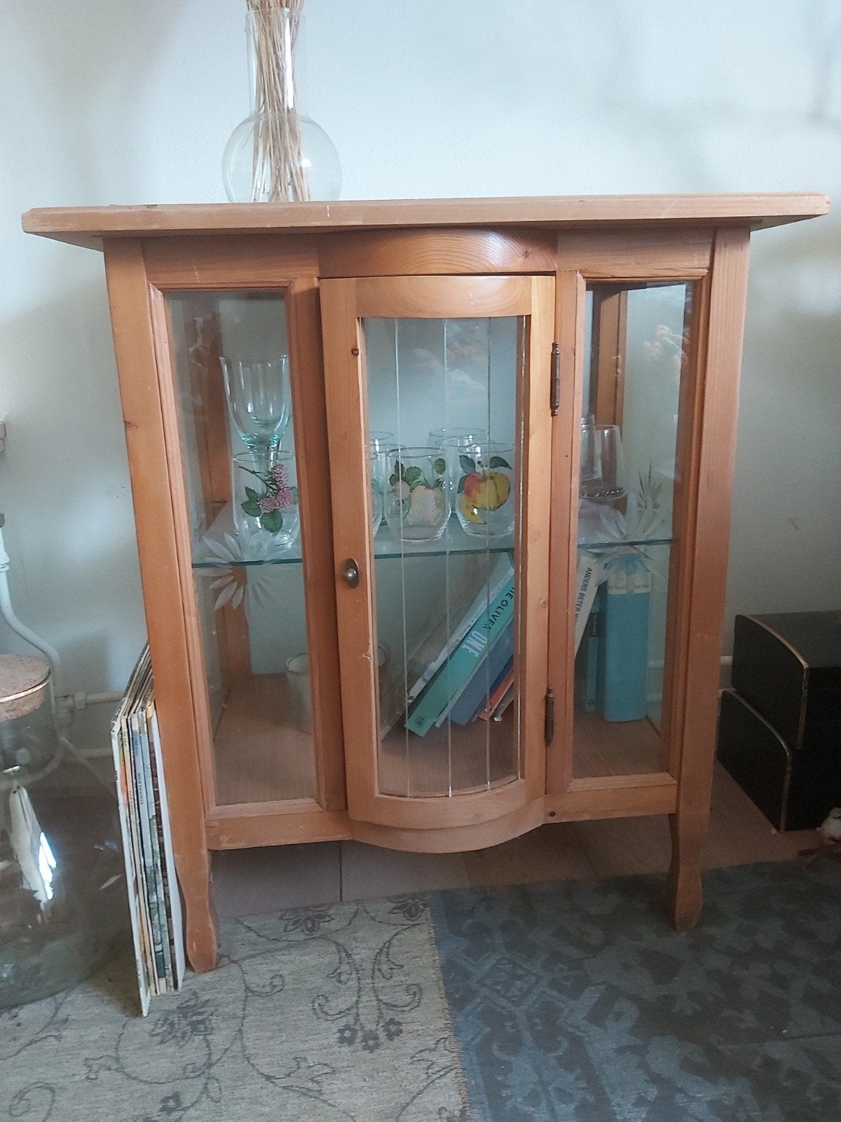 theekastje vitrinekast glas bloem gebogen grenen vintage, Gebruikt, Glas, Minder dan 100 cm, 25 tot 50 cm