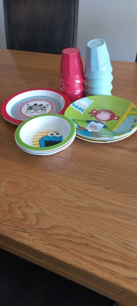 kinderborden en schaaltjes, Kinderen en Baby's, Kinderspulletjes, Ophalen, Zo goed als nieuw