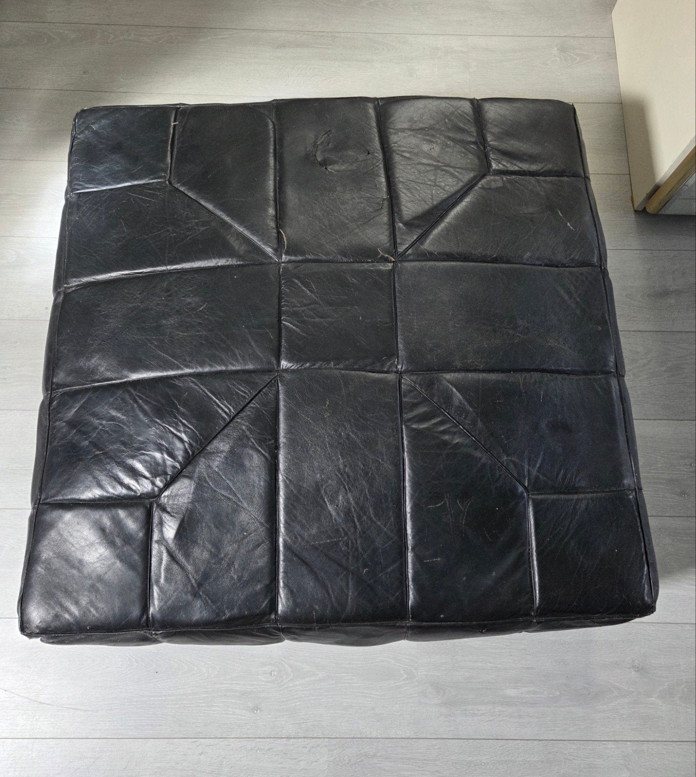 Zwart lederen poef - Gebruikt, Ophalen, Gebruikt, Vierkant, 100 tot 125 cm