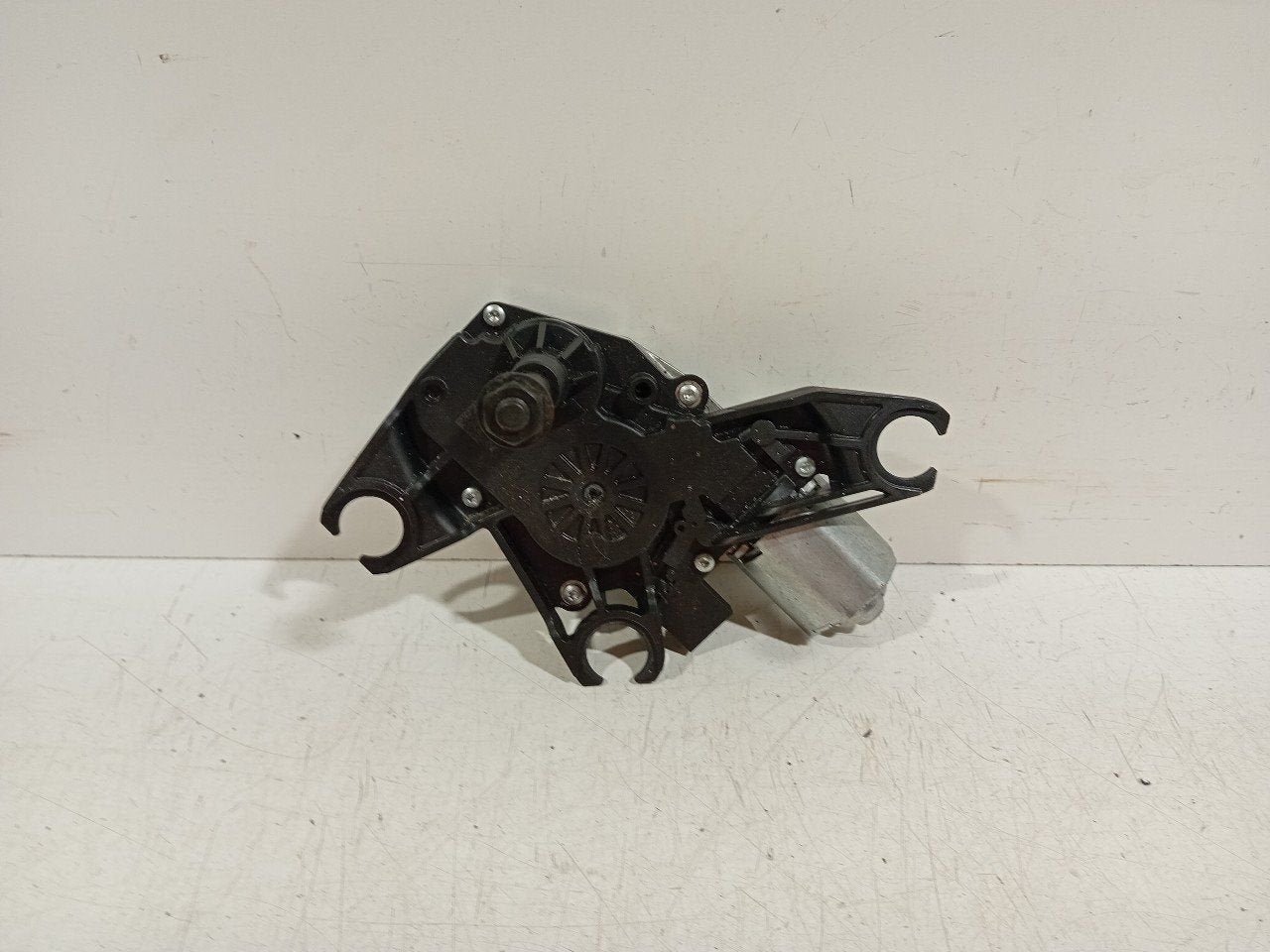 Ruitenwissermotor achter Nissan Micra, Auto-onderdelen, Onderdelen@venauto.nl, Van der Ven Autorecycling B.V., Gebruikt, Ettenseweg 76, 4706 PB Roosendaal, The Netherlands