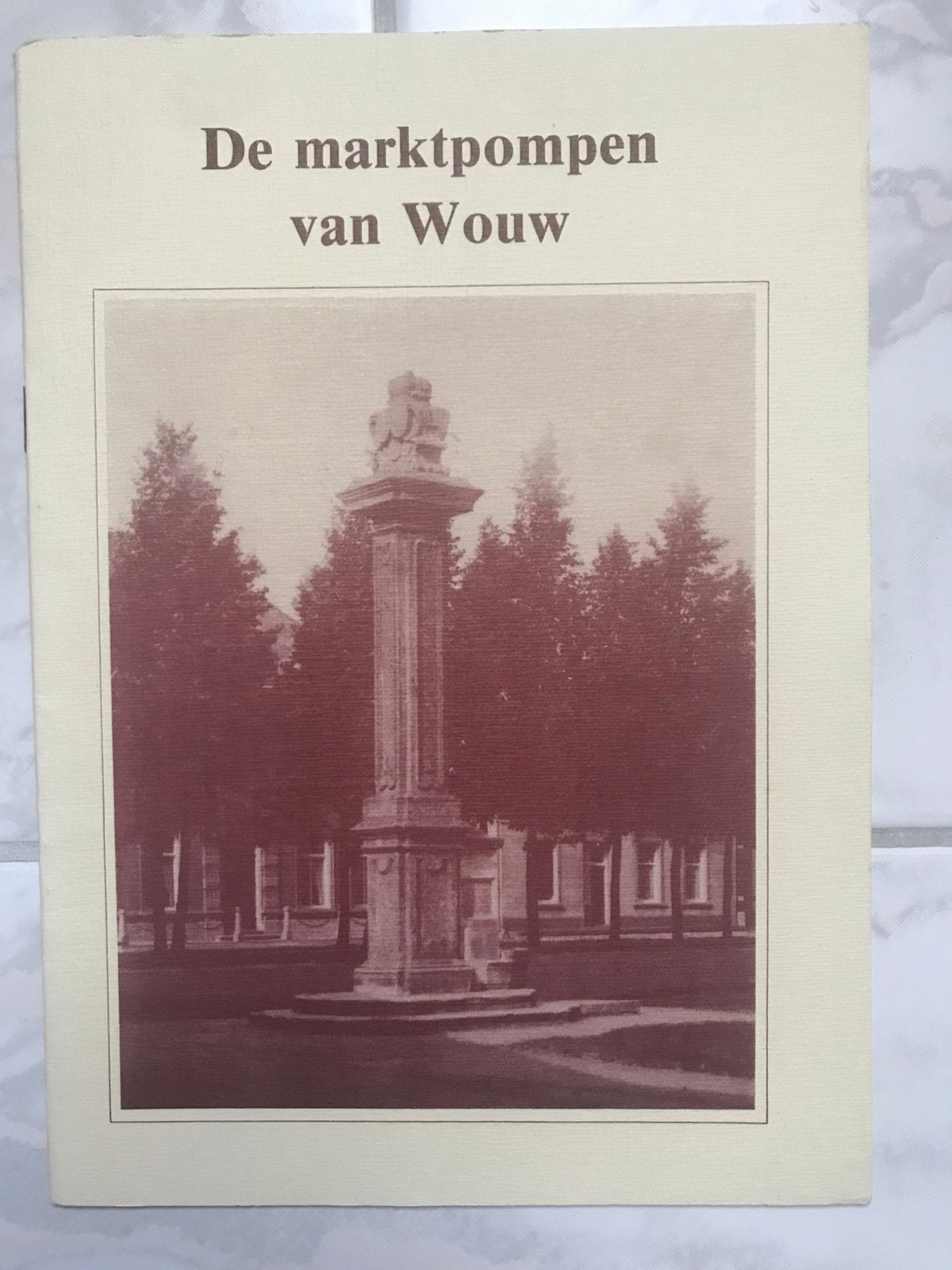 Woide... die woida, Wouw / "De Ghulden Roos", Roosendaal., Ophalen of Verzenden, 20e eeuw of later, Zo goed als nieuw