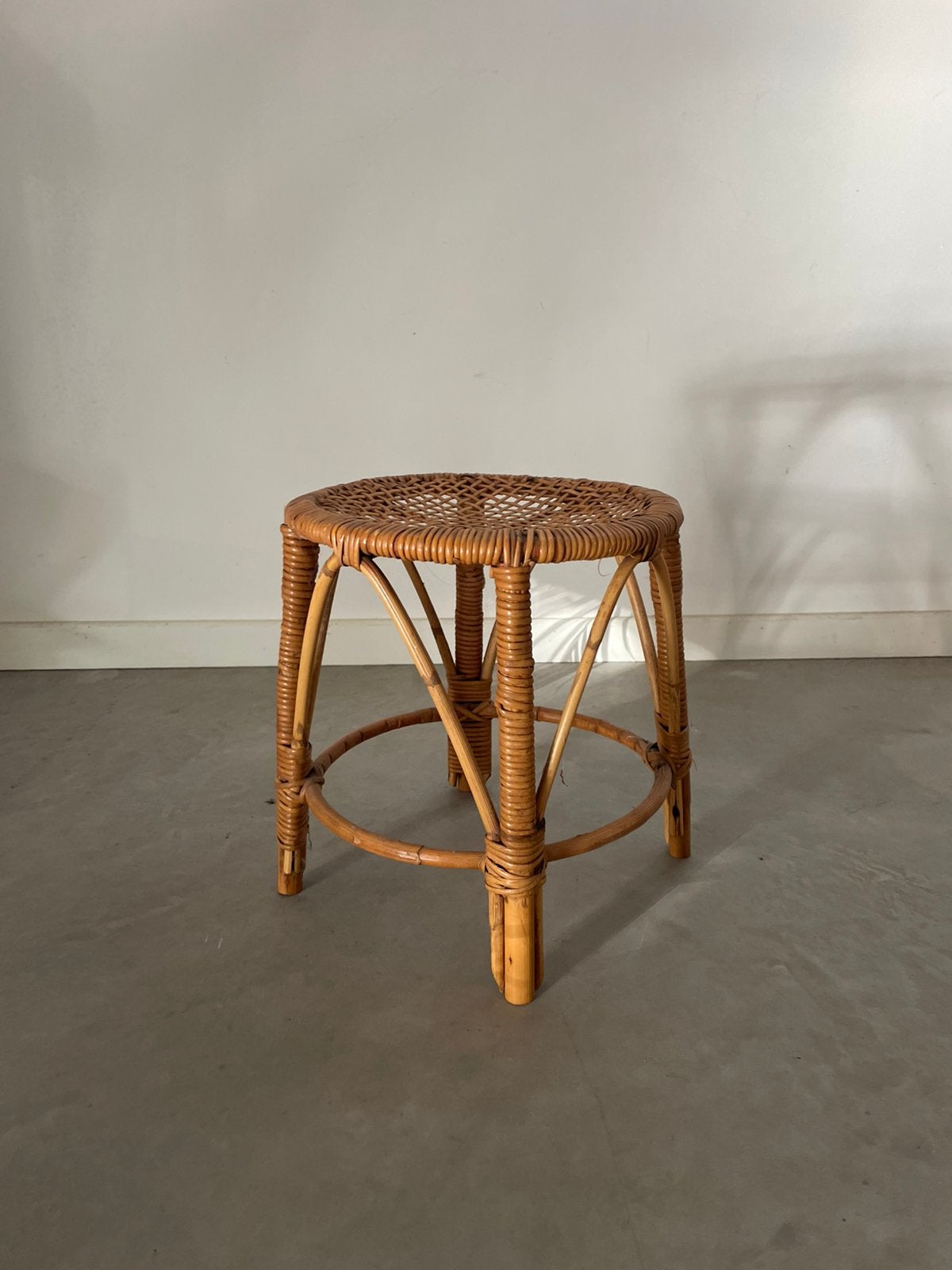 lief klein (planten) krukje | rotan webbing, Huis en Inrichting, Ophalen, Zo goed als nieuw, Hout