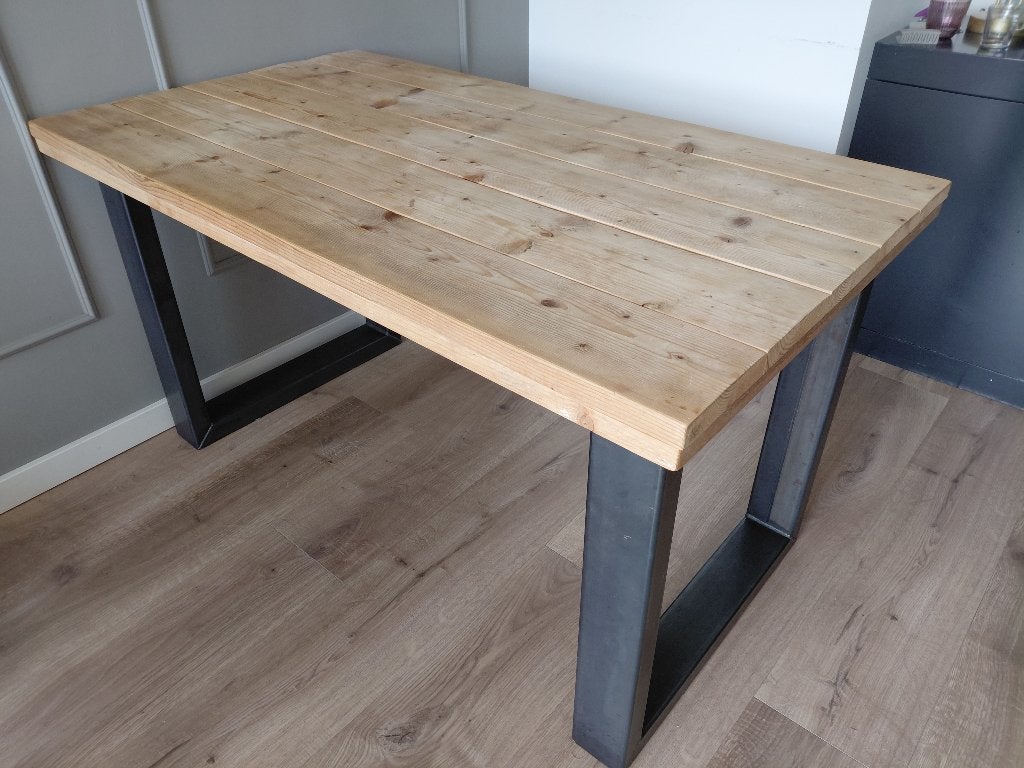 Industriële Eettafel | Baltea met stalen U-poten, Ophalen, 100 tot 150 cm, 50 tot 100 cm, Zo goed als nieuw