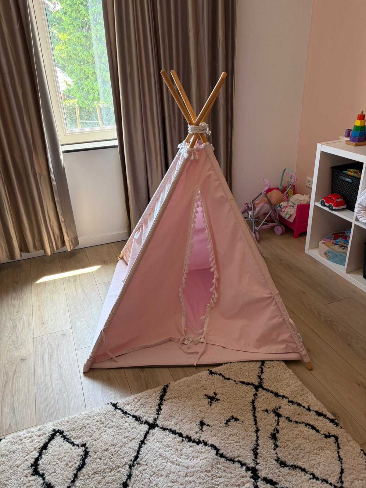 Roze tipi tent, Ophalen