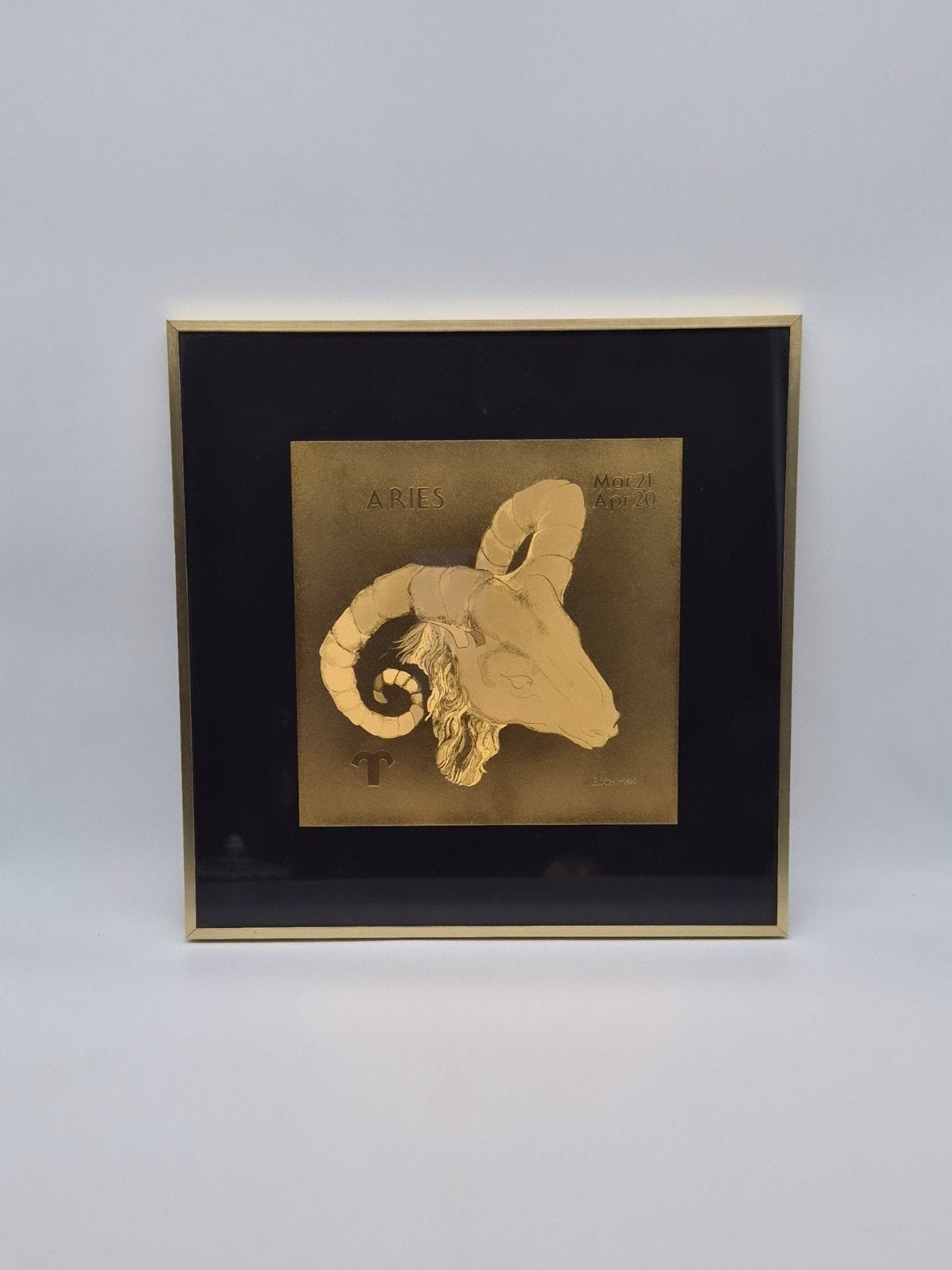 Ingelijst reliëf: Sterrenbeeld Ram (Aries) - Gesigneerd, Ophalen of Verzenden