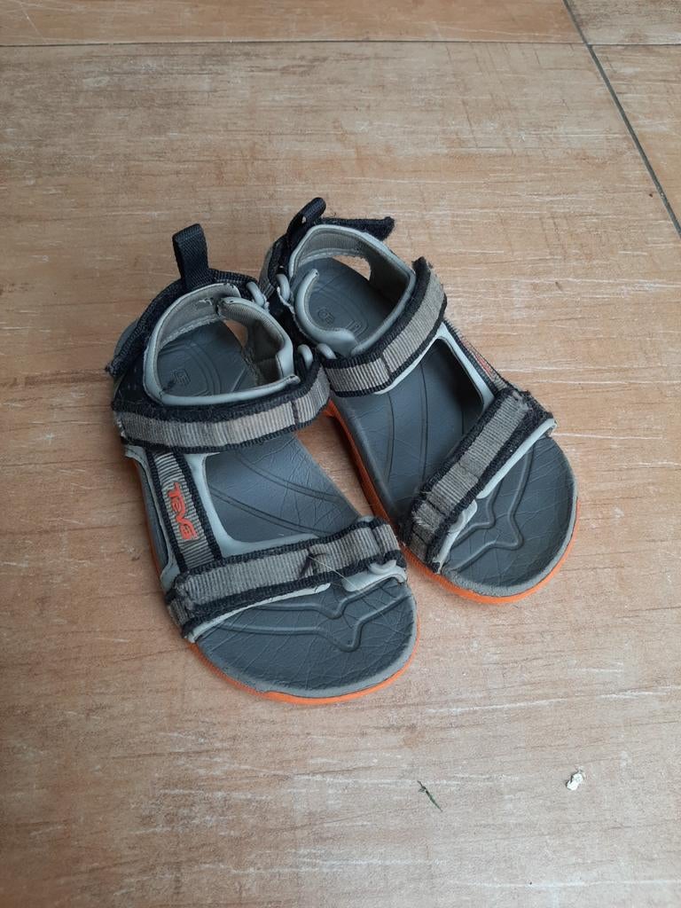 Teva sandalen maat 28 - Ideaal voor zomerse avonturen!, Kinderen en Baby's, Kinderkleding | Schoenen en Sokken, Gebruikt, Jongen of Meisje