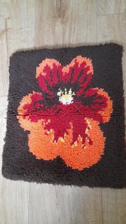 Vintage kussenhoes Smyrna bloem, Ophalen of Verzenden, Gebruikt, Bruin, Vierkant