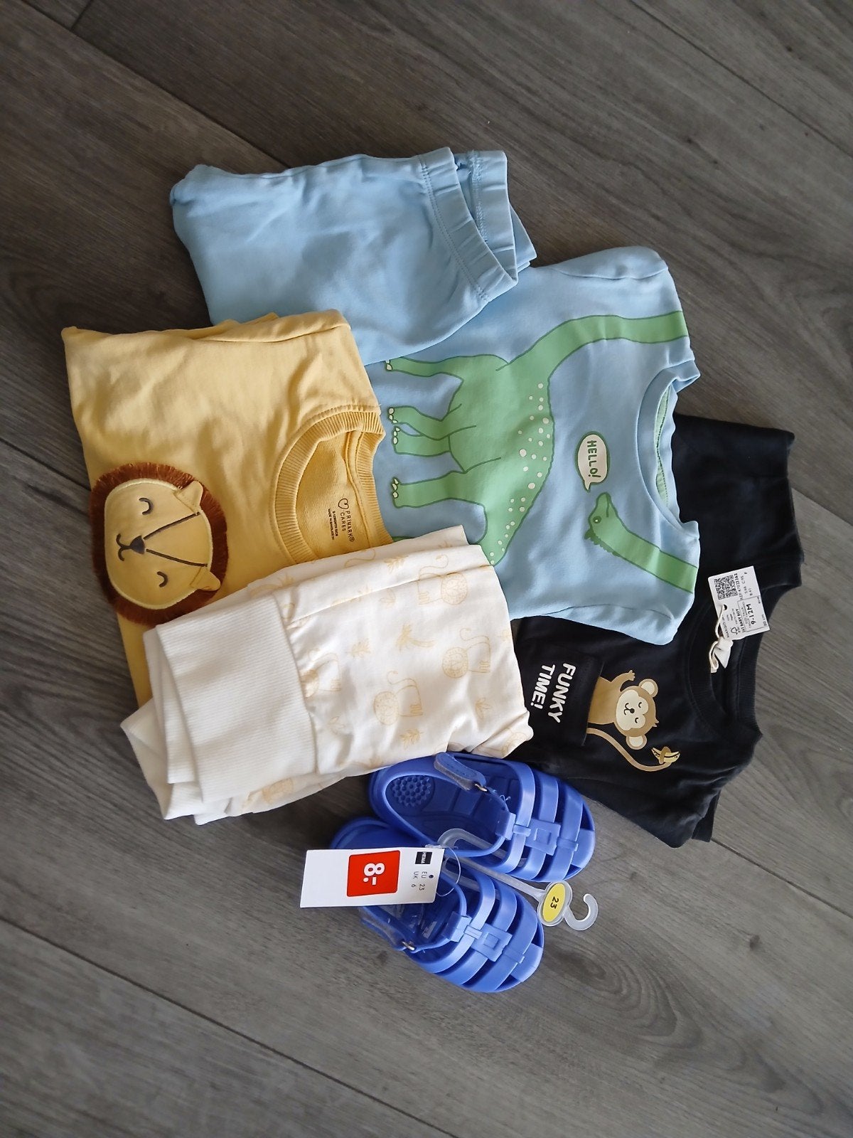 Nieuw met prijskaartje waterschoenen + kleding maat 80 en 86, Ophalen of Verzenden, Nieuw, Onbekend, Jongetje