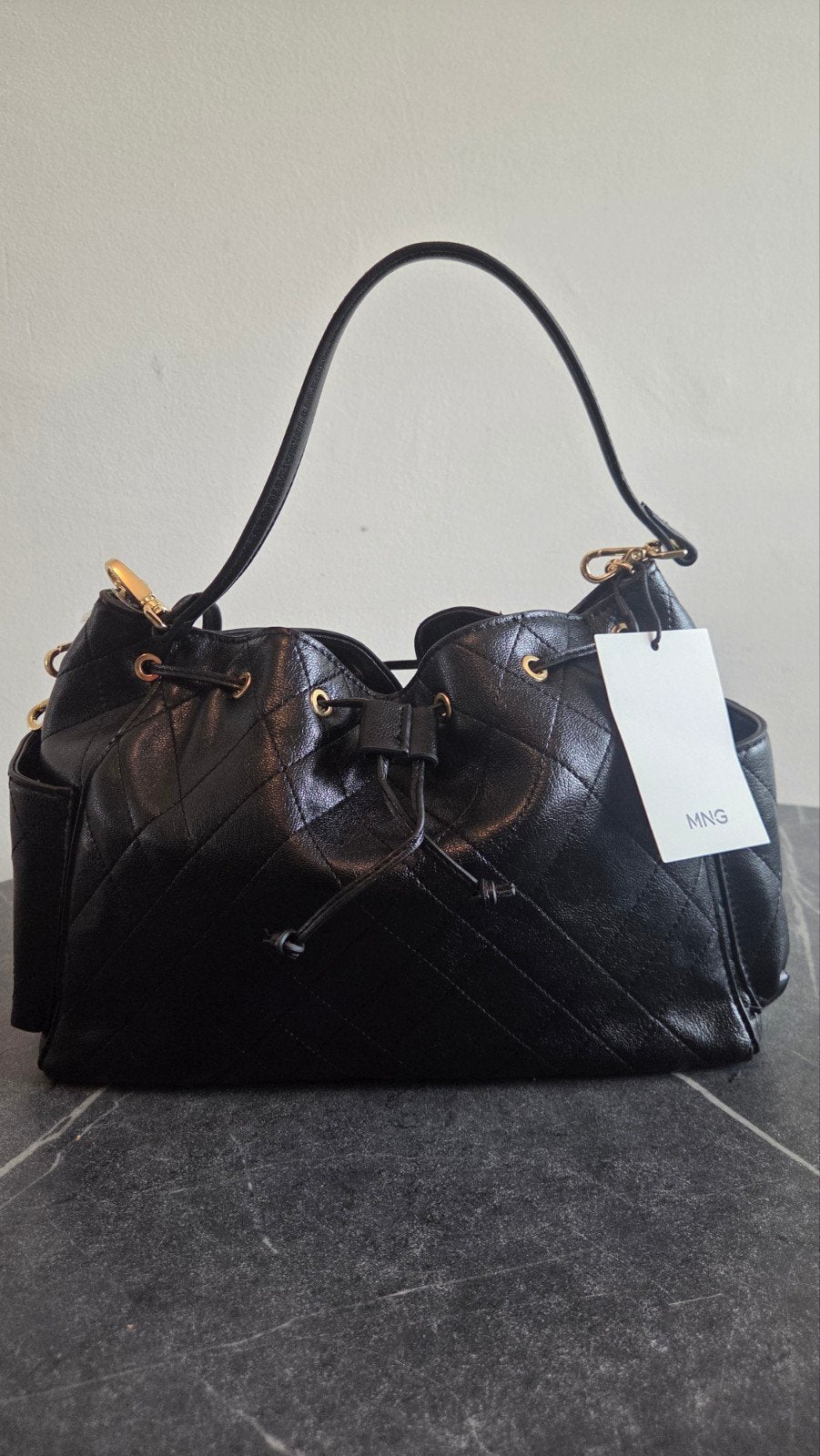 Mango Zwarte Gewatteerde Bucket Bag - Nieuw met kaartje, Verzenden, Nieuw, Zwart, Handtas