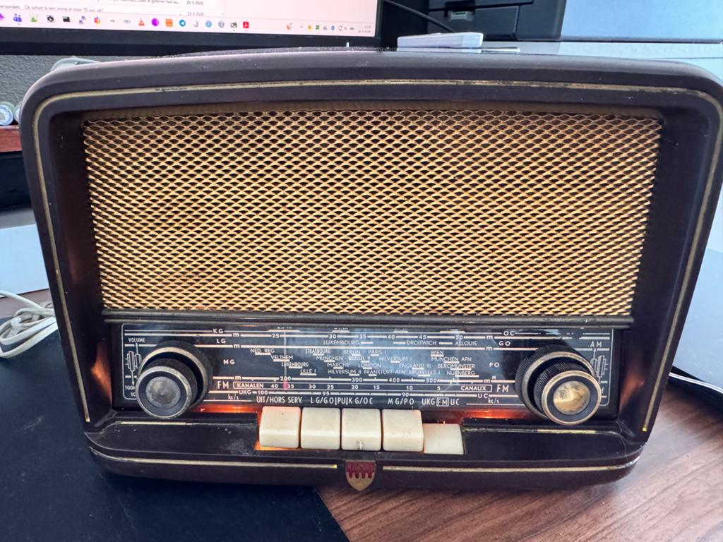 Functionele Aristona buizenradio, Ophalen, Gebruikt, Radio
